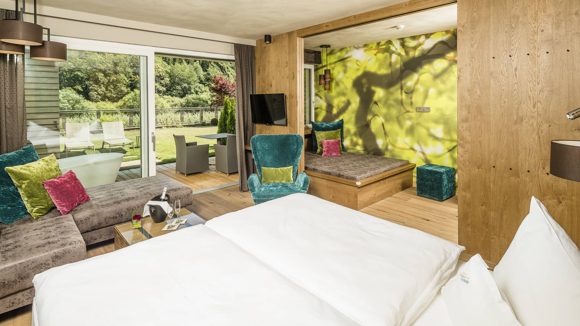 Rooms and suites at Gartenhotel Moser