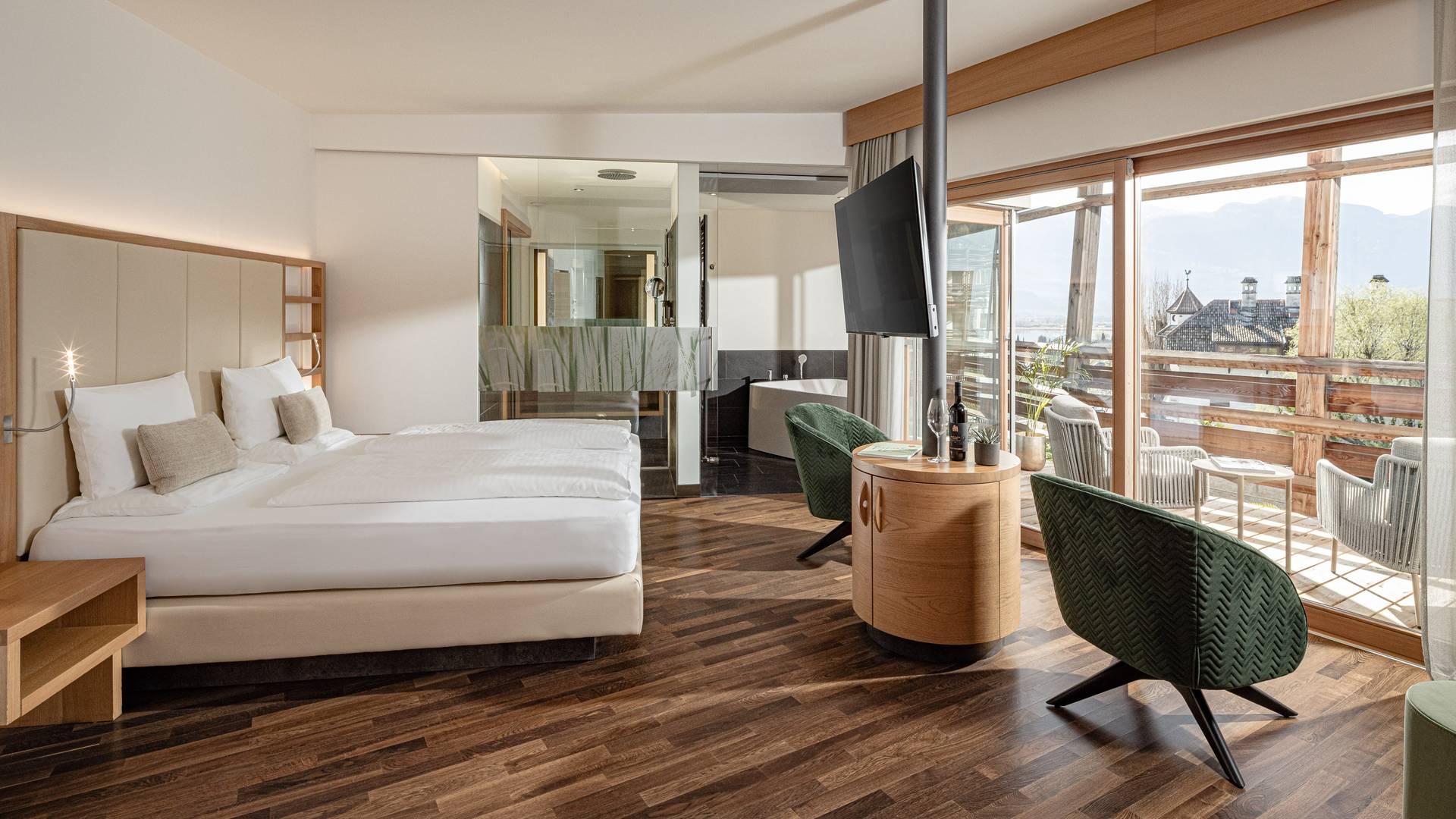 Willkommen im Lake Spa Hotel SEELEITEN am Kalterer See