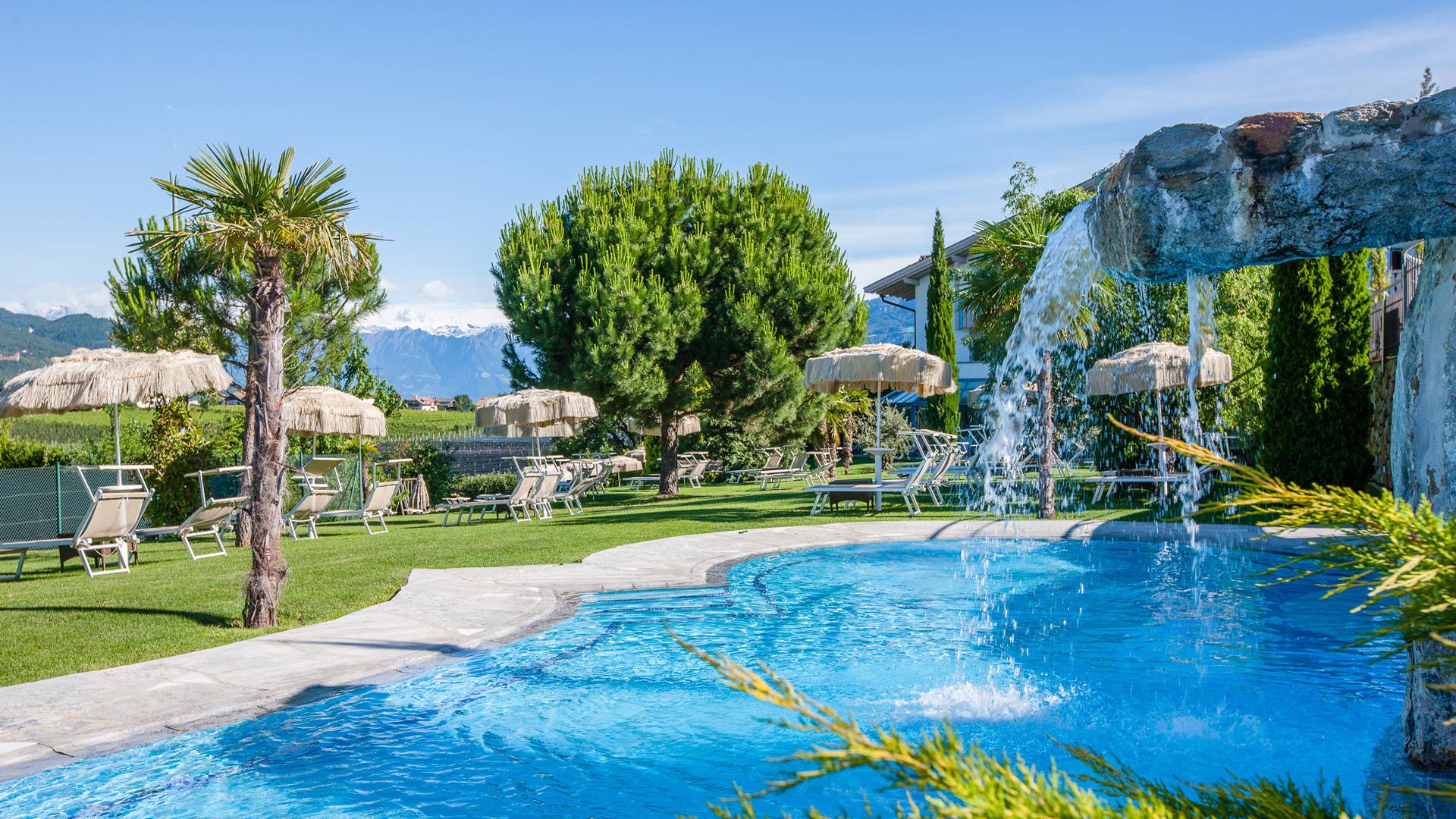 Weiberg Pool Mehr als ein Schwimmbad in Südtirol